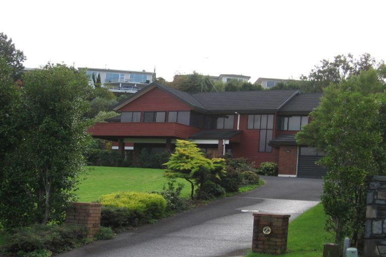 Photo of property in 9 Chisbury Terrace, Shelly Park, Auckland, 2014