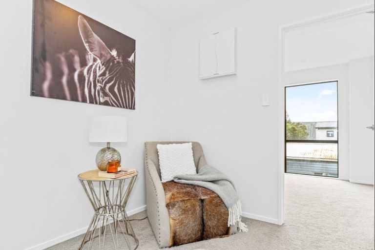 Photo of property in 1/267 Great North Road, Henderson, Auckland, 0612