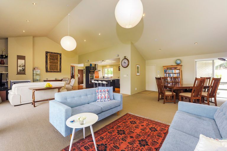 Photo of property in 580 West Coast Road, Oratia, Auckland, 0604