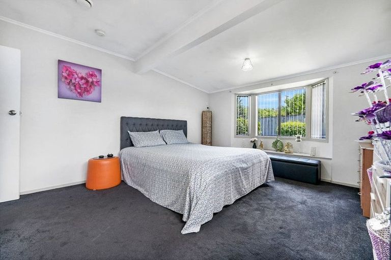 Photo of property in 92 Harrington Road, Henderson, Auckland, 0610
