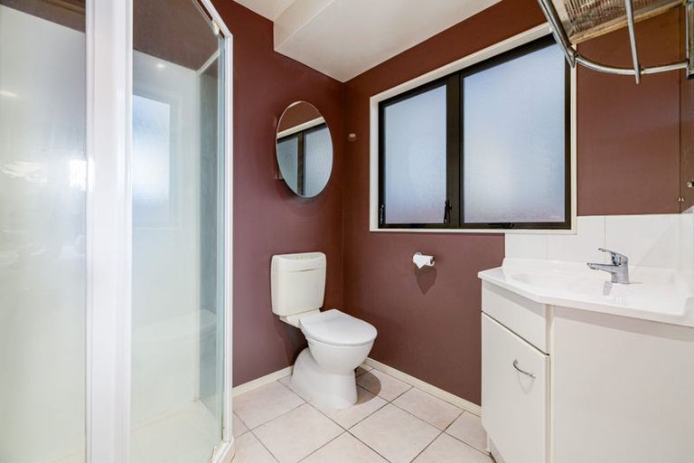 Photo of property in 44 Roy Maloney Drive, Henderson, Auckland, 0612