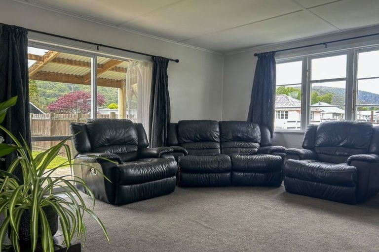 Photo of property in 4 Plaskett Street, Reefton, 7830