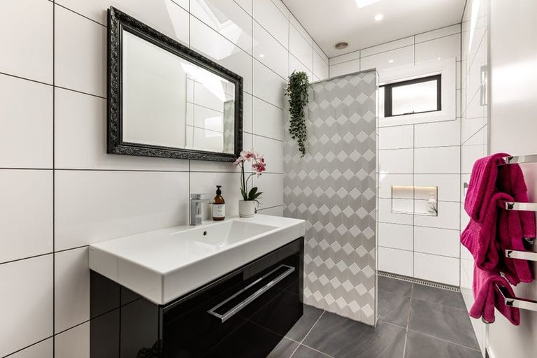 Photo of property in 15 North Street, Petone, Lower Hutt, 5012