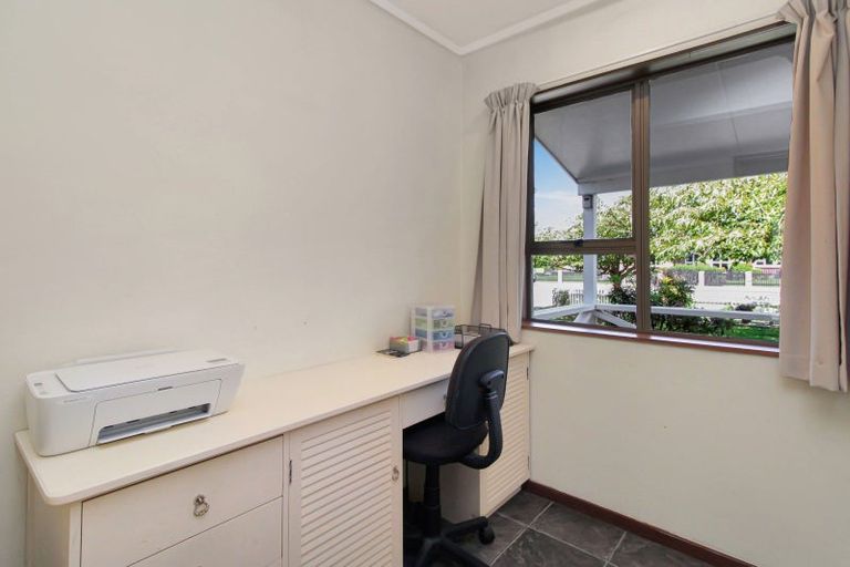 Photo of property in 8 Smith Street, Dannevirke, 4930