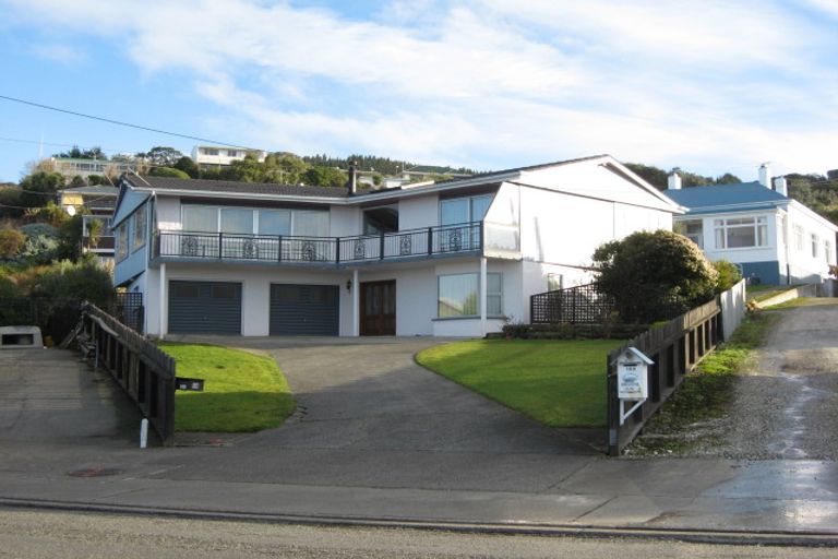 Photo of property in 104 Marine Parade, Bluff, 9814