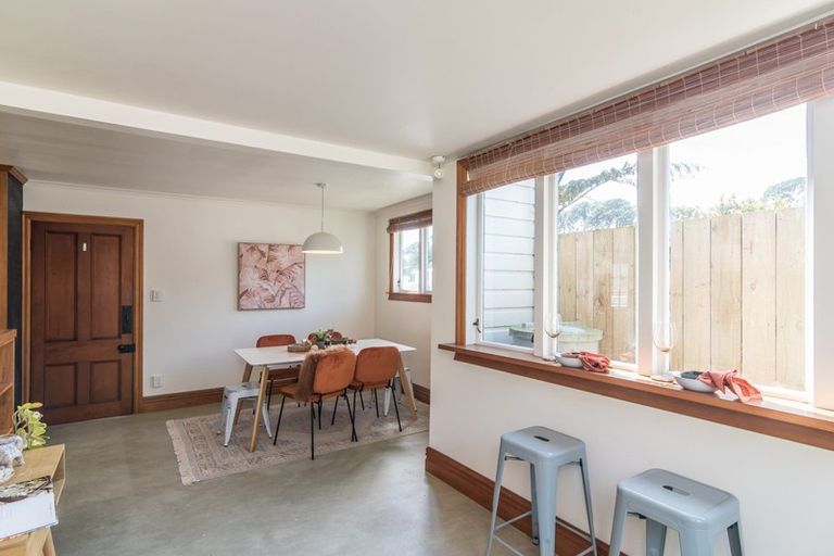 Photo of property in 20 Glendavar Street, Berhampore, Wellington, 6023