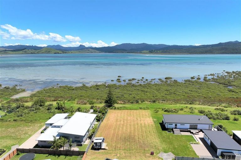 Photo of property in 137 Kelly Jade Avenue, Matarangi, Whitianga, 3592