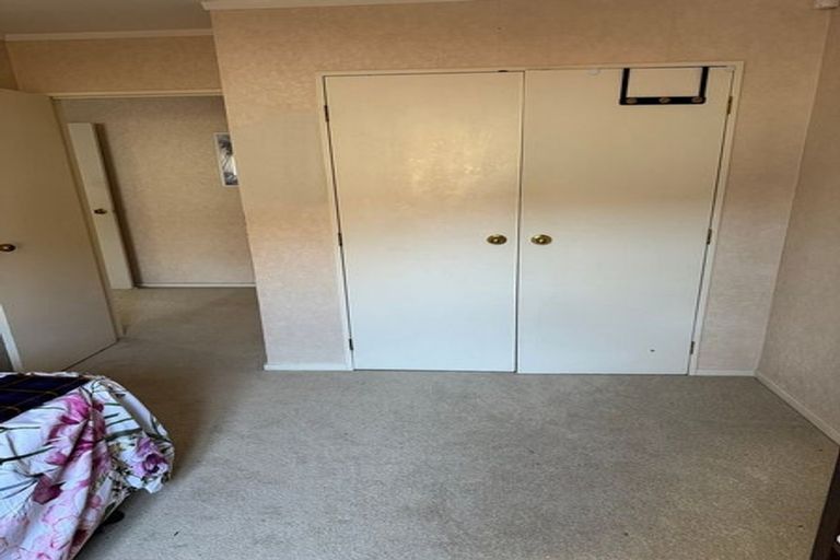 Photo of property in 1/36 De Havilland Drive, Goodwood Heights, Auckland, 2105