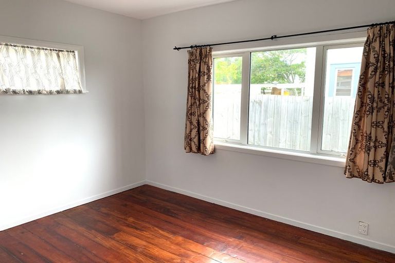 Photo of property in 23 Margan Avenue, New Lynn, Auckland, 0600
