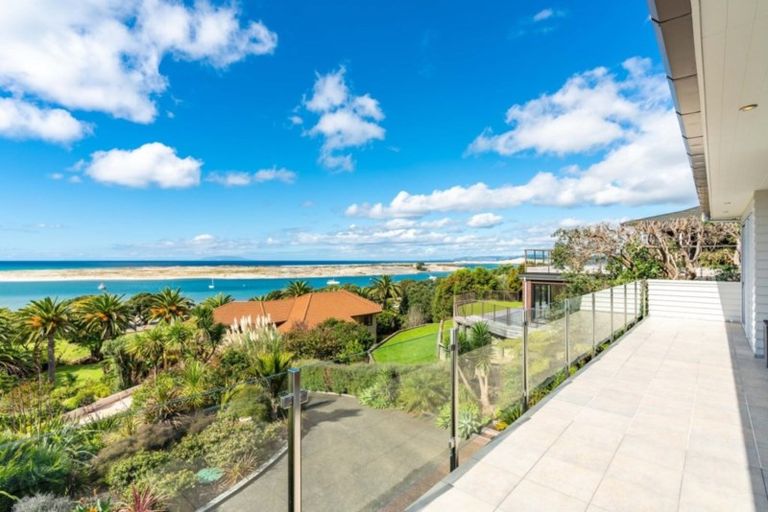 Photo of property in 18 Wintle Street, Mangawhai Heads, Mangawhai, 0505