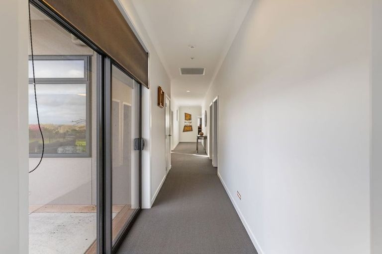 Photo of property in 58 Rodeo Drive, Kelvin Grove, Palmerston North, 4414