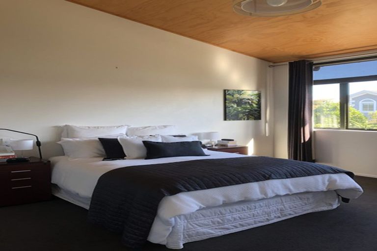 Photo of property in 36a Wicklam Lane, Greenhithe, Auckland, 0632