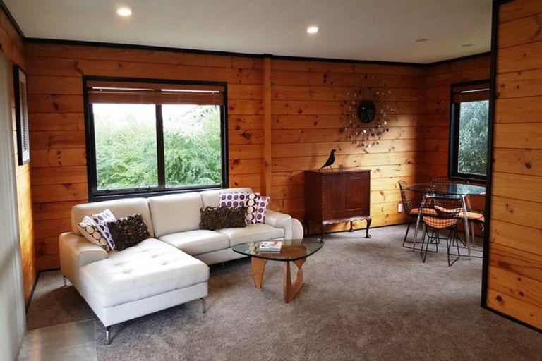 Photo of property in 1/302 Te Atatu Road, Te Atatu South, Auckland, 0610