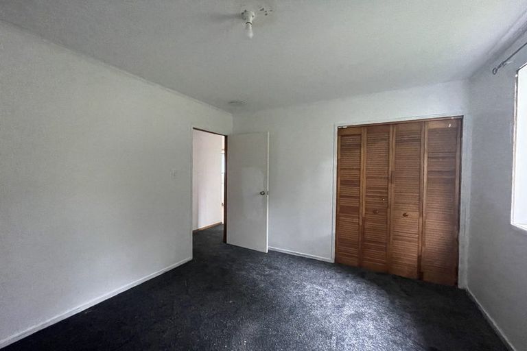 Photo of property in 10 Magdalen Place, West Harbour, Auckland, 0618