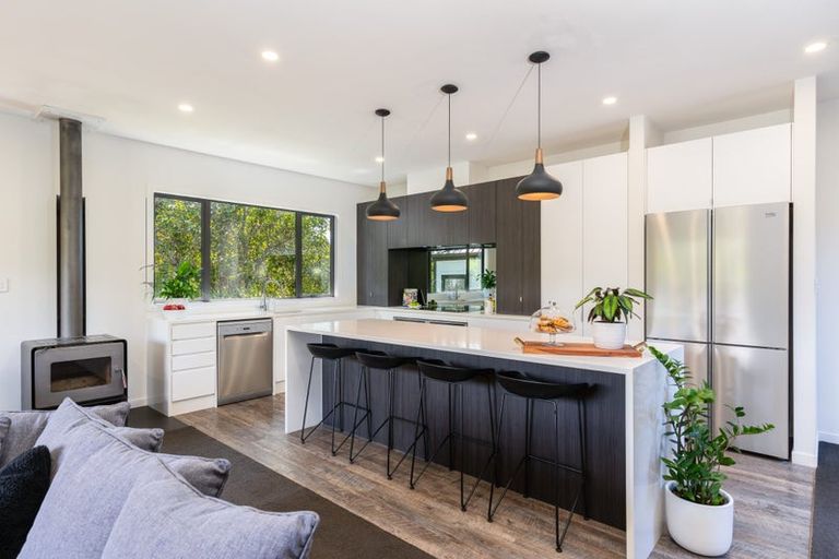 Photo of property in 4a Ryan Grove, Tawa, Wellington, 5028