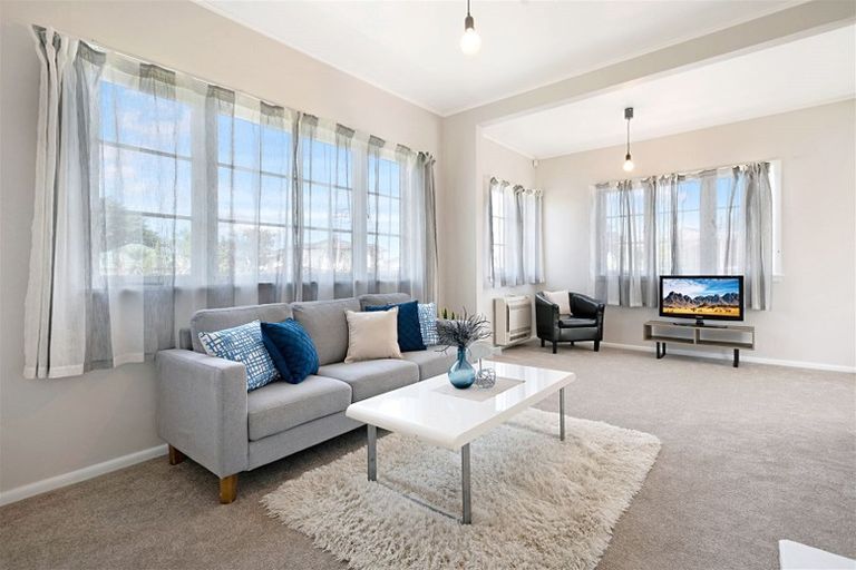 Photo of property in 1/5 Hill Road, Papatoetoe, Auckland, 2025