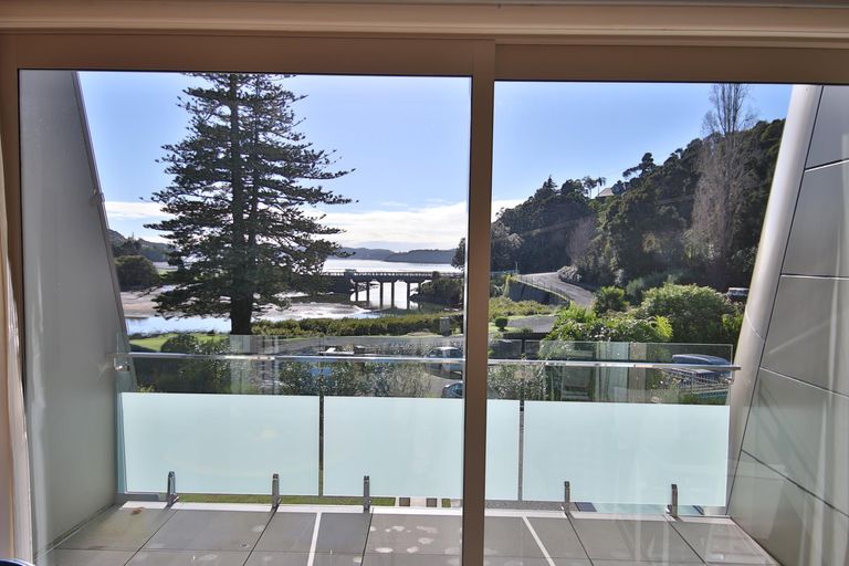 Photo of property in Bridgewater Apartments, 206/7 Te Rangi Cross Road, Paihia, 0200