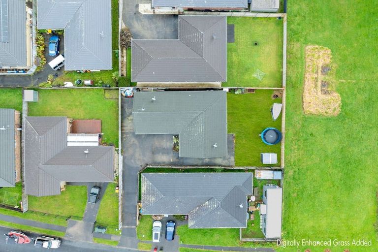 Photo of property in 18 Chic Gardens, Parakai, 0830