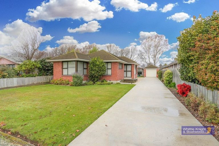 Photo of property in 18 Lochee Road, Upper Riccarton, Christchurch, 8041