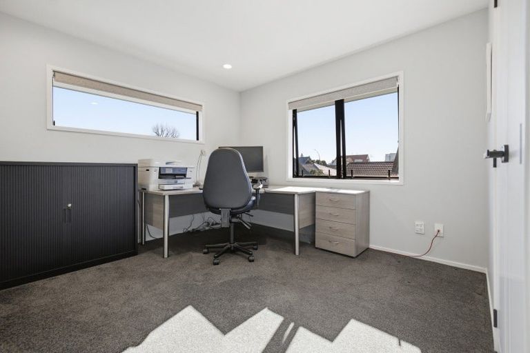 Photo of property in 253 Devonport Road, Tauranga, 3110