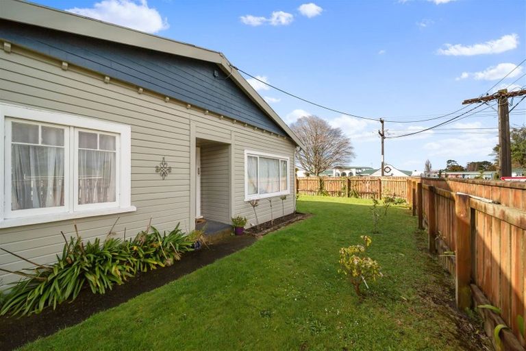 Photo of property in 2 York Street, Eltham, 4322