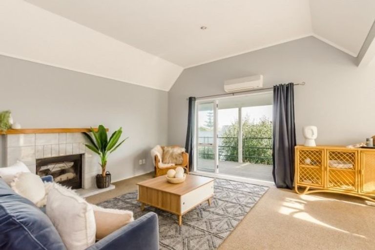 Photo of property in 18 Kohutuhutu Road, Raumati Beach, Paraparaumu, 5032