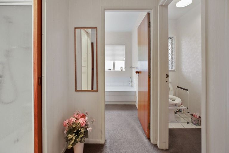 Photo of property in 14 Hilton Road, St Andrews, Hamilton, 3200