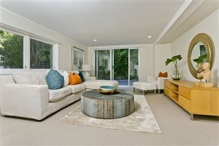 Photo of property in 1/226 Forrest Hill Road, Forrest Hill, Auckland, 0620