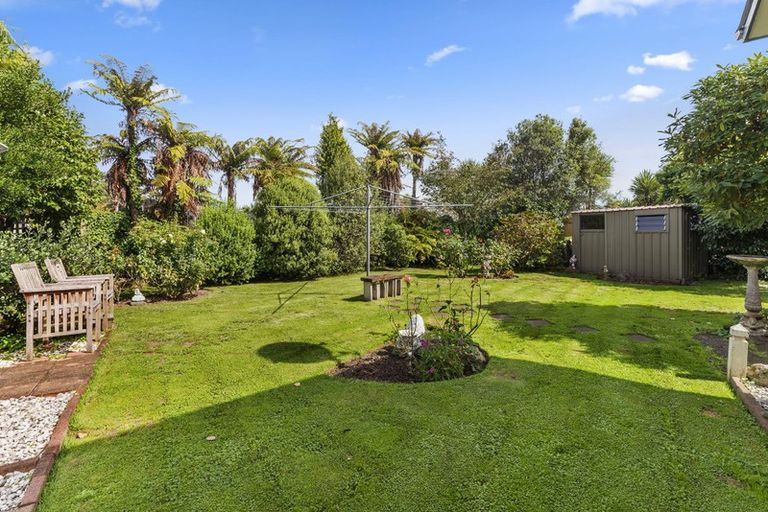 Photo of property in 2b Wyndham Road, Hannahs Bay, Rotorua, 3010