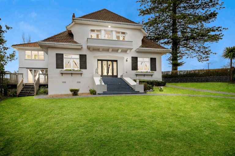 Photo of property in 6 Peverill Crescent, Papatoetoe, Auckland, 2025