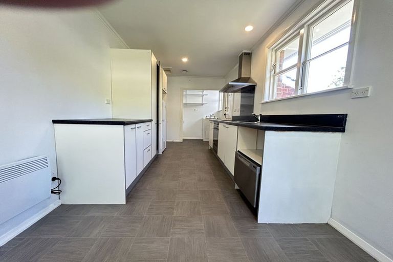 Photo of property in 35 Attlee Crescent, Bryndwr, Christchurch, 8053