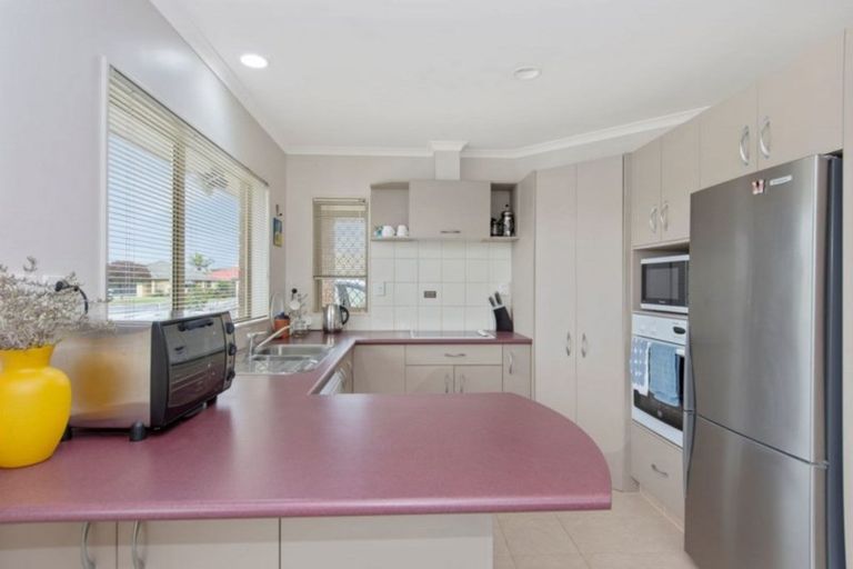 Photo of property in 3 Summerland Crescent, Papamoa Beach, Papamoa, 3118