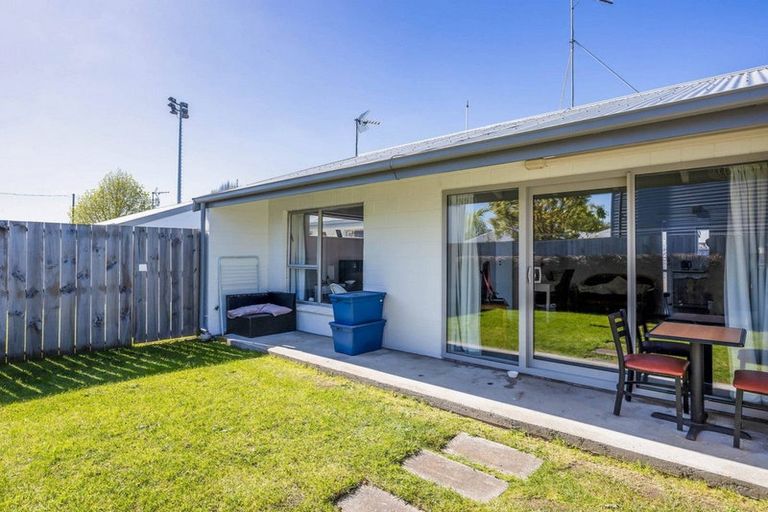 Photo of property in 76 Trafalgar Street, St Albans, Christchurch, 8014