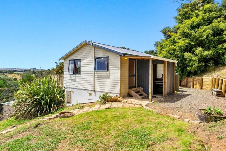 Photo of property in 379 Muriwai Road, Waimauku, 0881