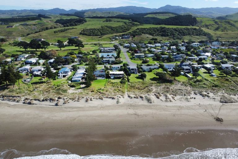 Photo of property in 75 Blue Pacific Parade, Riversdale Beach, Masterton, 5872