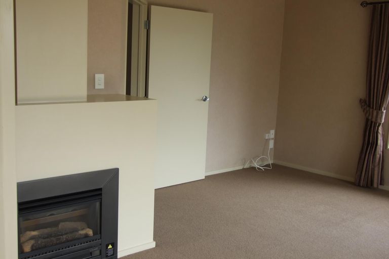 Photo of property in 41 Boston Parade, Kelvin Grove, Palmerston North, 4414