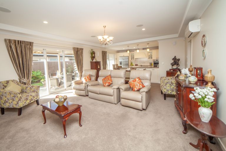 Photo of property in 15 Old Red Barn Road, Halswell, Christchurch, 8025