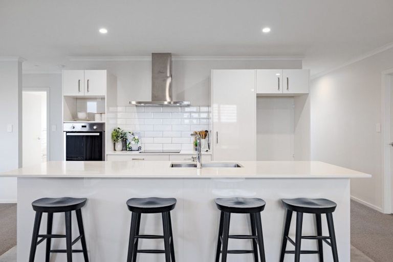 Photo of property in 34 Richardson Road, Omokoroa, 3114