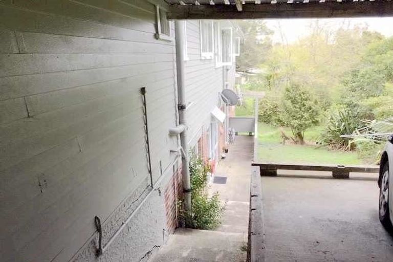 Photo of property in 60 Edmonton Road, Henderson, Auckland, 0612