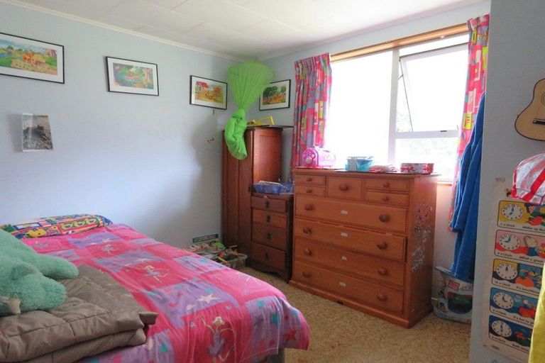 Photo of property in 16 Stratford Drive, Cable Bay, 0420