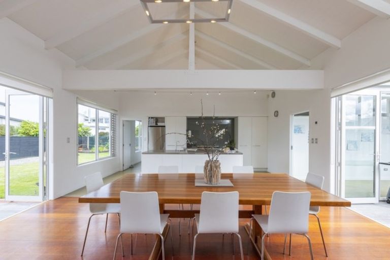 Photo of property in 31 Tohora Crescent, Omaha, 0986