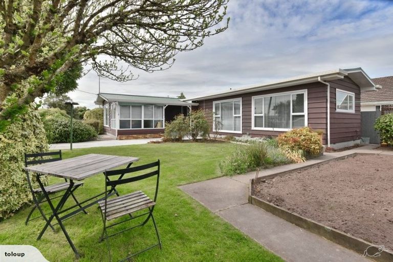 Photo of property in 637 Main North Road, Belfast, Christchurch, 8051