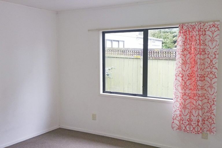 Photo of property in 7a Oteha Valley, Northcross, Auckland, 0632