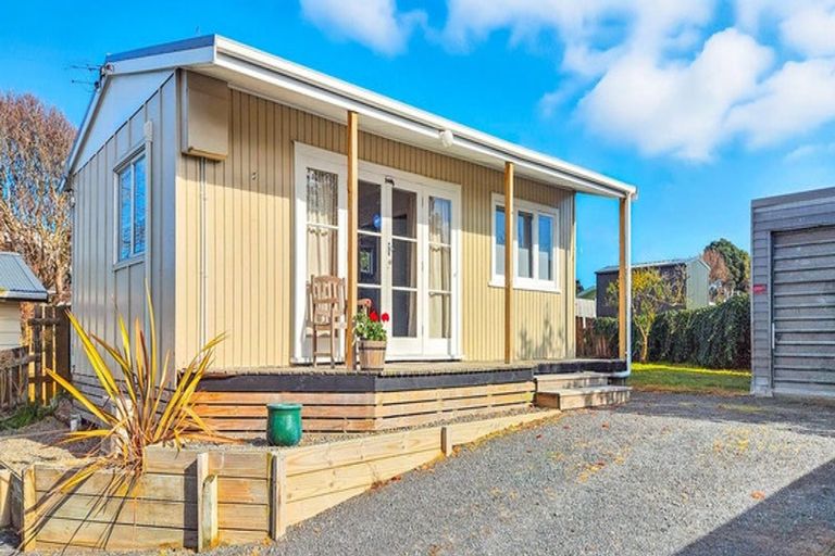 Photo of property in 47 Gray Avenue, Paraparaumu Beach, Paraparaumu, 5032