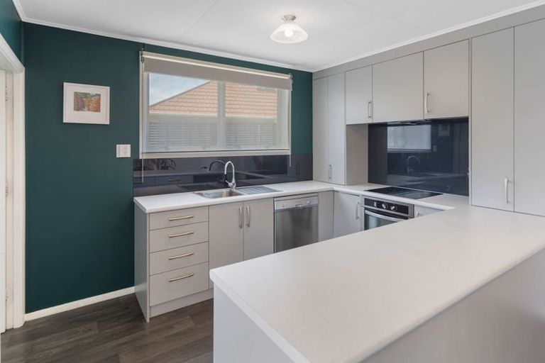 Photo of property in 25 Woodleigh Street, Frankleigh Park, New Plymouth, 4310