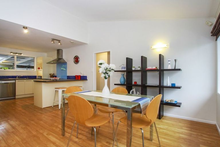 Photo of property in 3 Willowbrook Place, Titirangi, Auckland, 0604