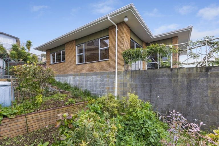 Photo of property in 5 Fairfax Terrace, Frankleigh Park, New Plymouth, 4310