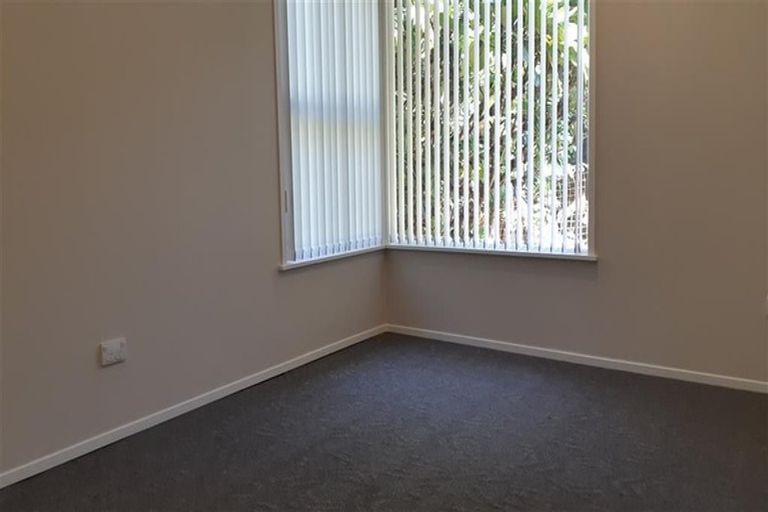 Photo of property in 1 Phillipa Place, Browns Bay, Auckland, 0630