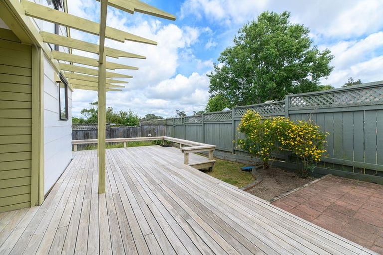 Photo of property in 2/30 Glen Vista Place, Bayview, Auckland, 0629
