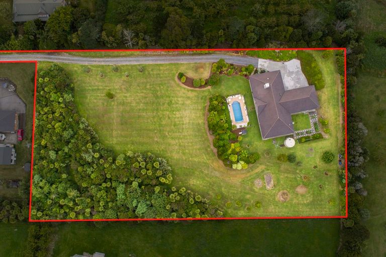 Photo of property in 580 West Coast Road, Oratia, Auckland, 0604